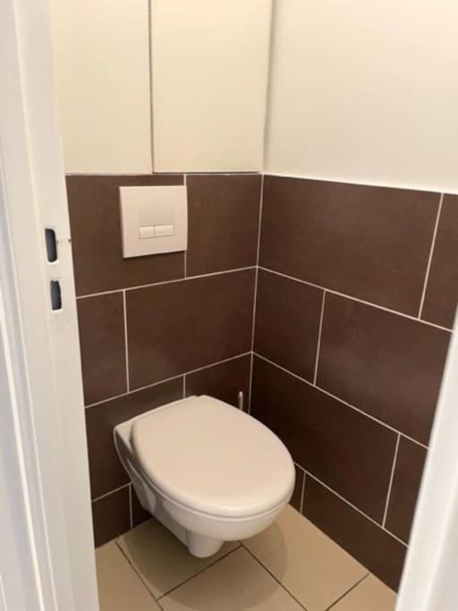 ניס Appartement En Residence Avec Piscine, Cinema מראה חיצוני תמונה